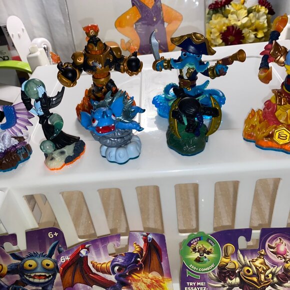SKYLANDER FIGURES (12) FIGURES IN ALL. INCLUDES PORTAL OF POWER PS3/PS4 WII WII - Picture 4 of 6